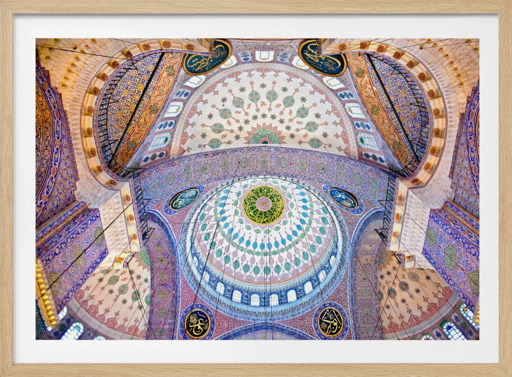 Die Blaue Moschee – Die Sultan-Ahmed-Moschee. Säulen und Hauptkuppeln. Istanbul. Türkei © Nora de Ang | Poster