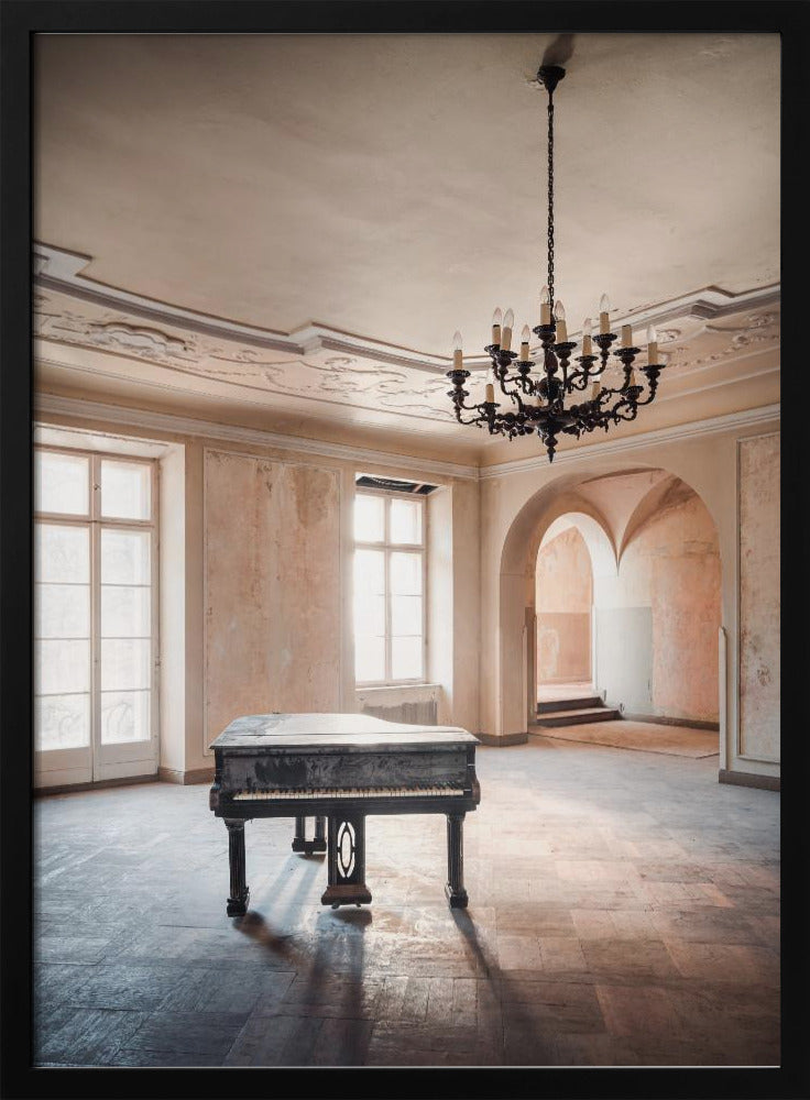 Klavier in einem verlassenen Schloss | Poster