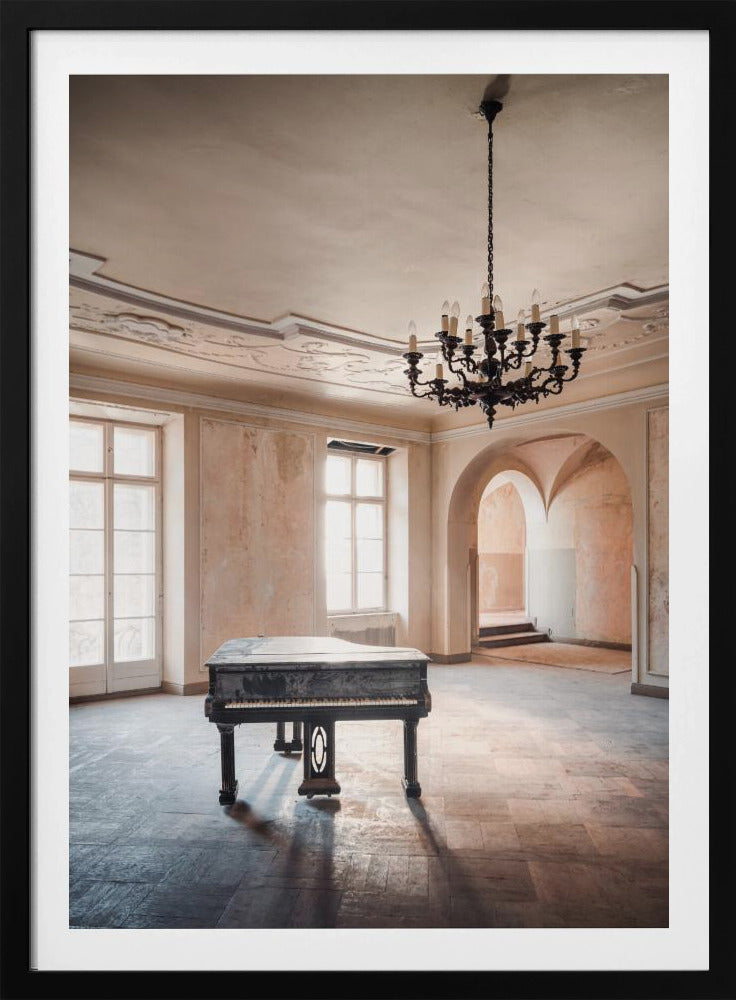 Klavier in einem verlassenen Schloss | Poster