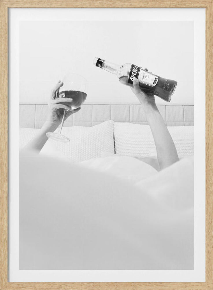 Aperol im Bett S/W | Poster