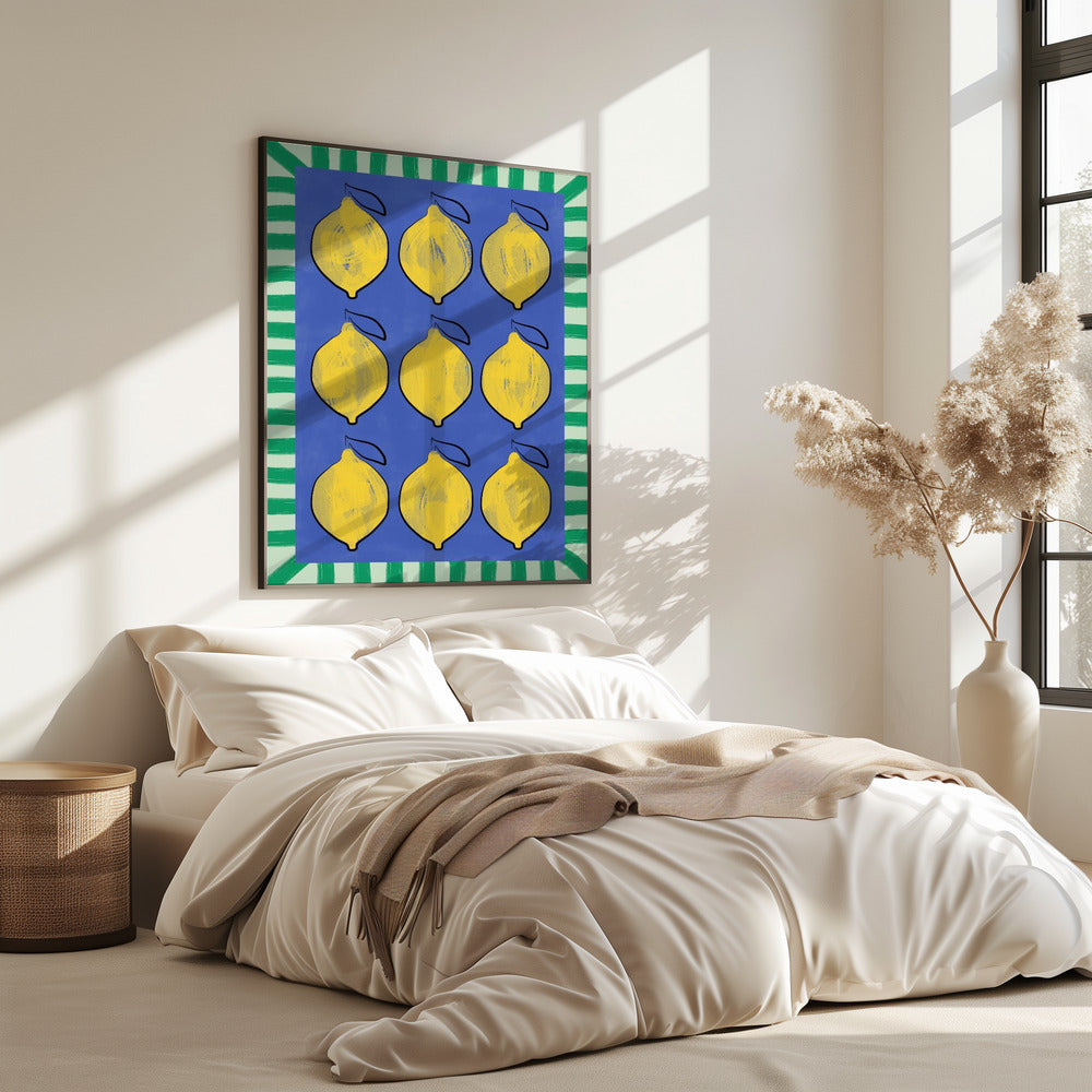 Leuchtend gelbe Zitronen auf tiefem Blau | Poster