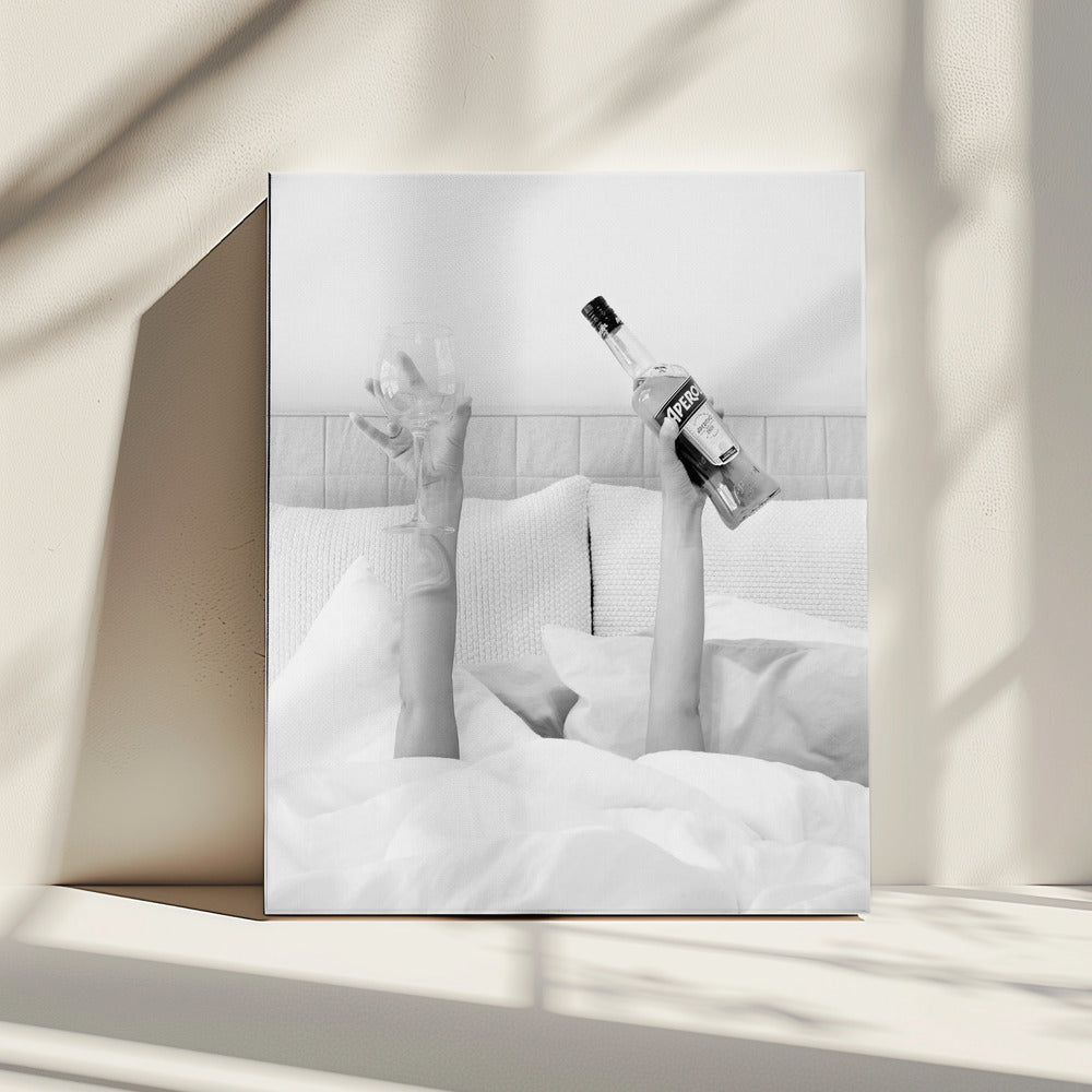 Aperol im Bett Low Key | Leinwand