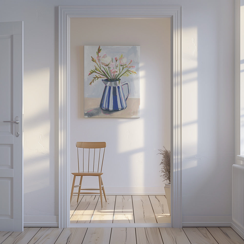 Frische Blumen in einer gestreiften Vase I | Leinwand