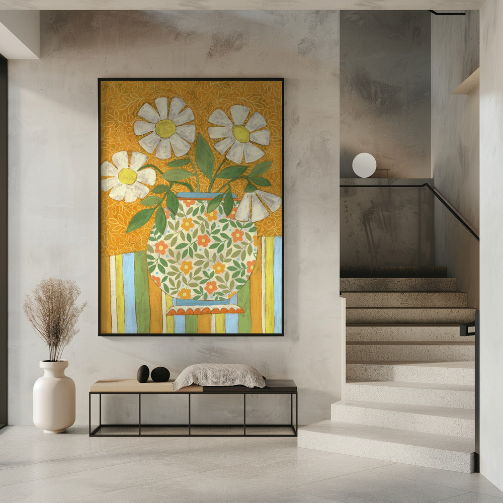 Weiße Gänseblümchen in einer gemusterten Vase | Poster