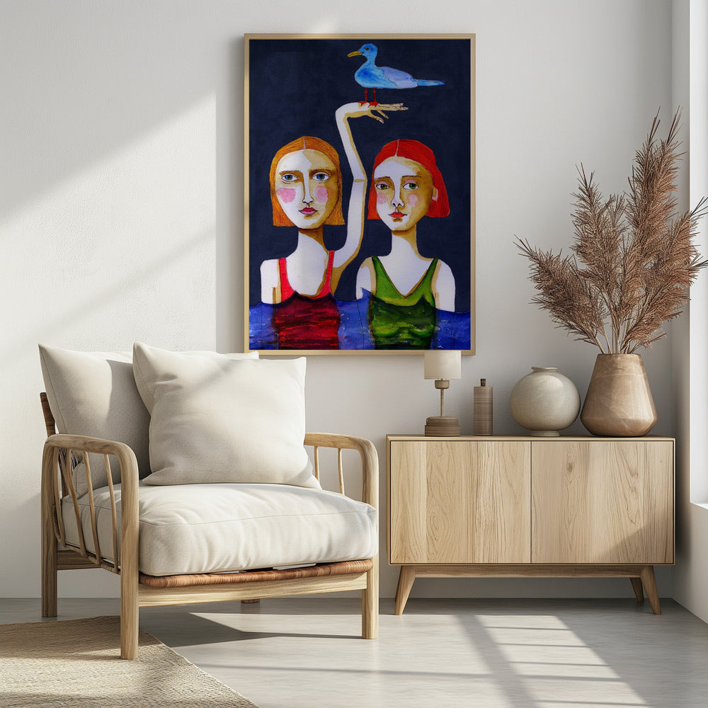 Schwimmende Mädchen mit blauer Möwe. | Poster
