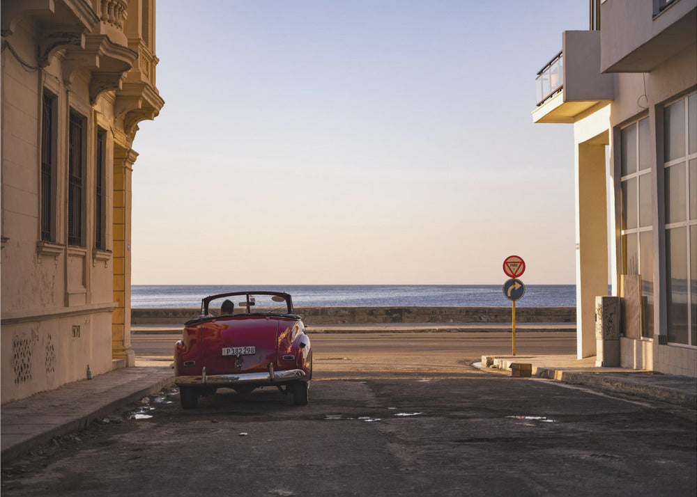 Watching the sun set - Havana | Canvas