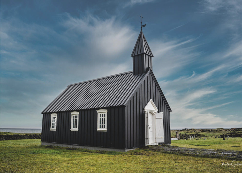 Schwarze Kirche in Island | Hintergrundbild