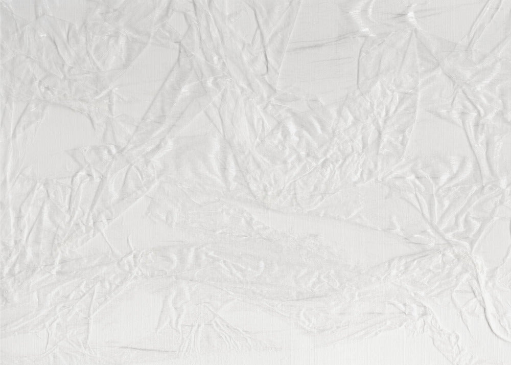 Weiße Leinwand, die an zerknittertes Papier erinnert | Tapete