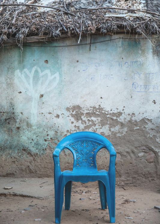 Einsamer blauer Stuhl | Poster