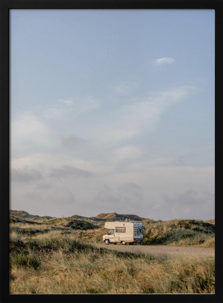 Wohnwagen in den Dünen | Poster