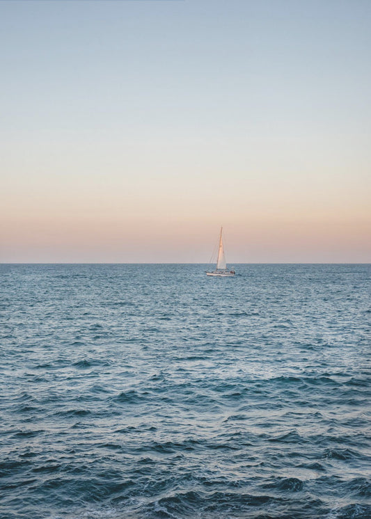 Segeln an der Amalfiküste bei Sonnenuntergang | Italien Reisefotografie | Poster